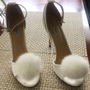 Cape Robbin white Pom Pom stiletto size 8